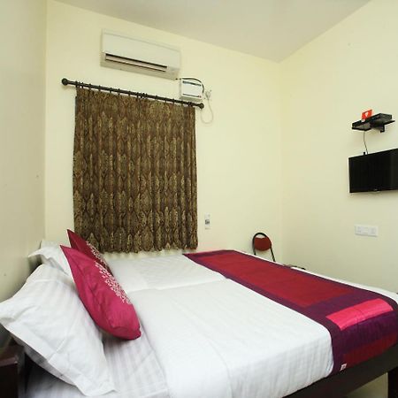 Oyo 10465 Koyambedu Chennai Hotel Exterior photo